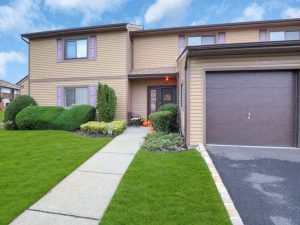 outside of 3 bedroom home for sale at maltz auctions