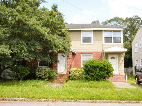 outside of private 3 family home for sale at maltz auctions