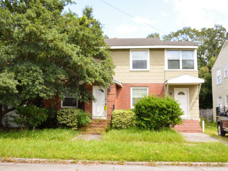 outside of private 3 family home for sale at maltz auctions