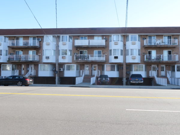 outside of 2 bedroom condo for sale by maltz auctions in new york