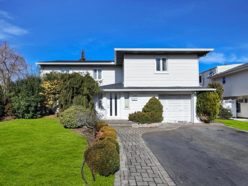 front exterior of home for sale at maltz auctions in new york