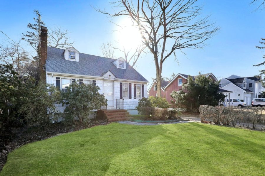 exterior of home for sale at maltz auctions in new york