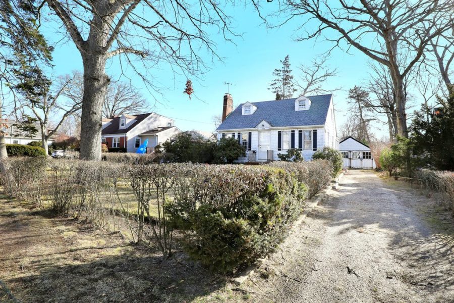 exterior of home for sale at maltz auctions in new york