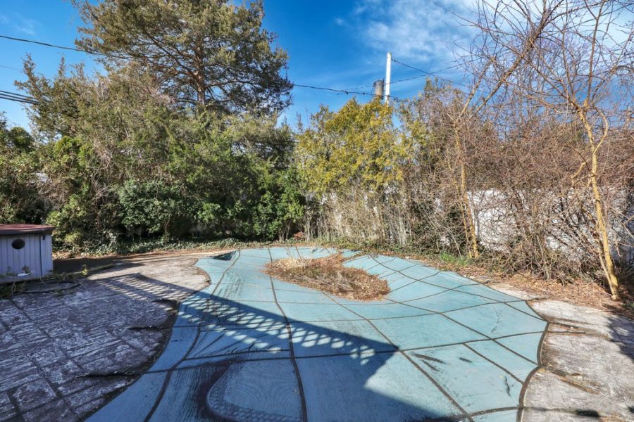 backyard of home for sale at maltz auctions in new york