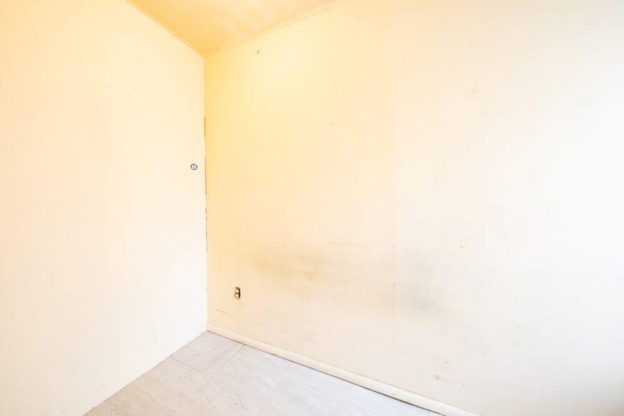 room of duplex condo for sale at maltz auctions in new york