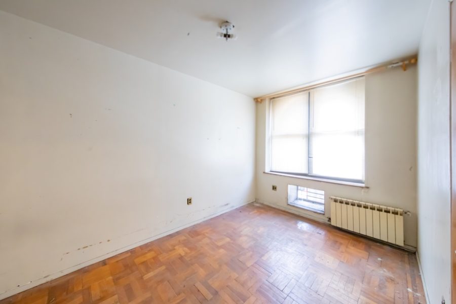 room of duplex condo for sale at maltz auctions in new york