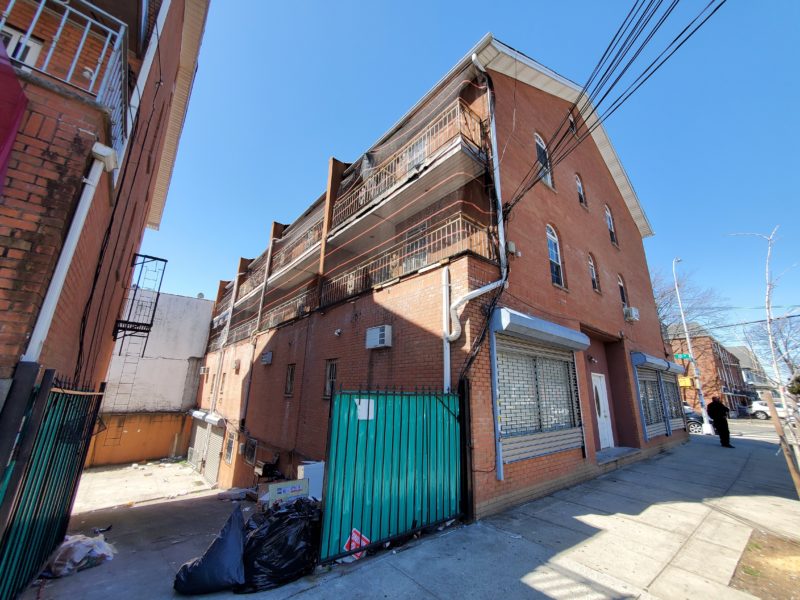 exterior of buildings for sale at maltz auctions in new york