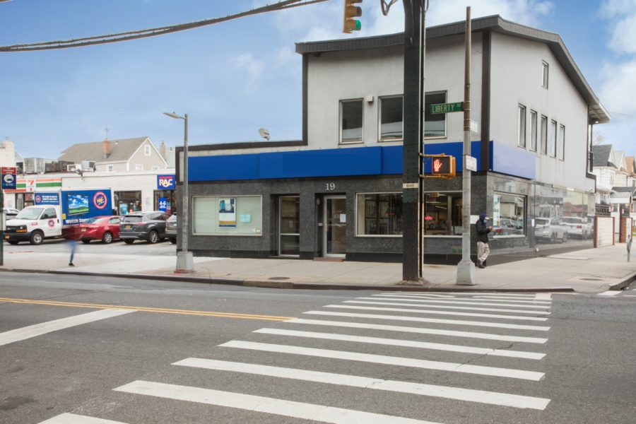 net leased bank building (street view) for sale at maltz auctions in new york