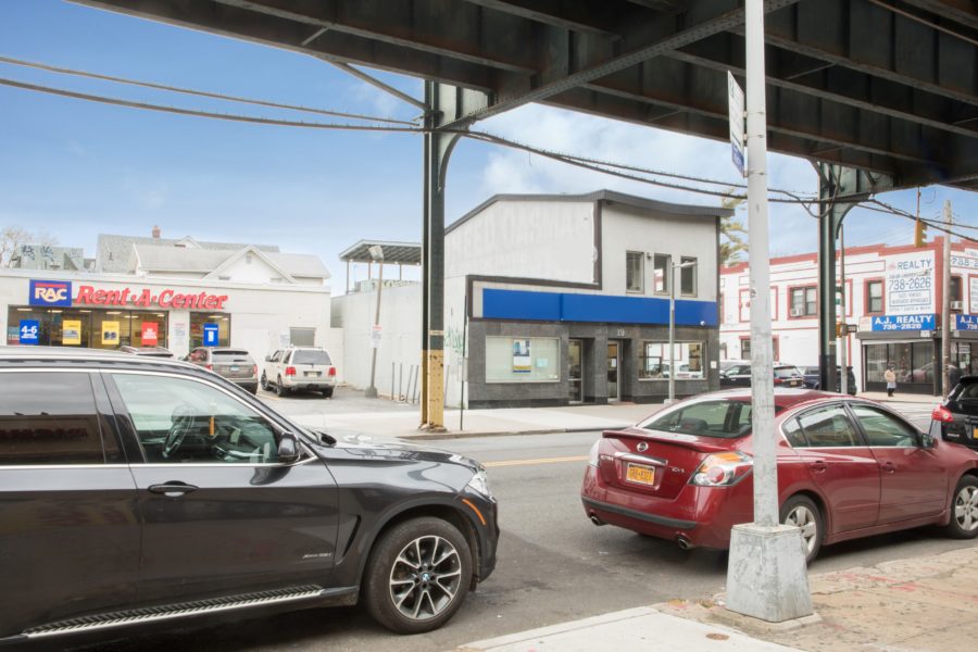 net leased bank building (street view) for sale at maltz auctions in new york