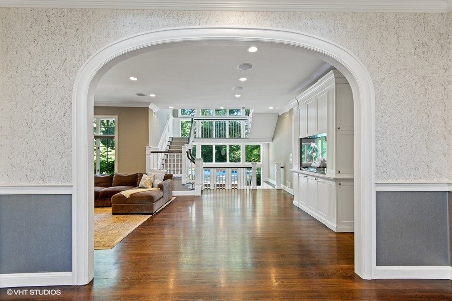 great room of 6 bedroom home on 2 acres of land for sale at auction