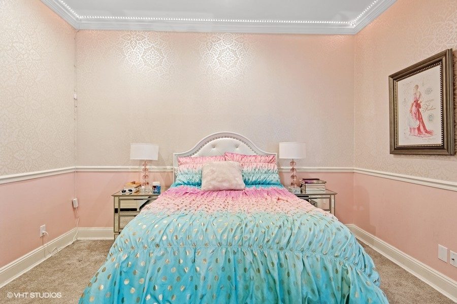 bedroom of 6 home on 2 acres of land for sale at maltz auctions