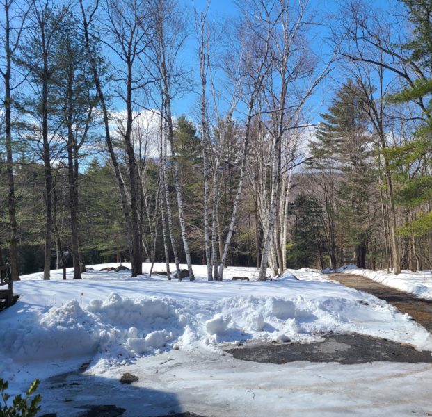 driveway of 3 bedroom vacation home in new york city