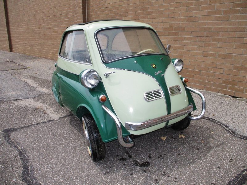 Front of old BMW automobile up for auction at Maltz Auctions