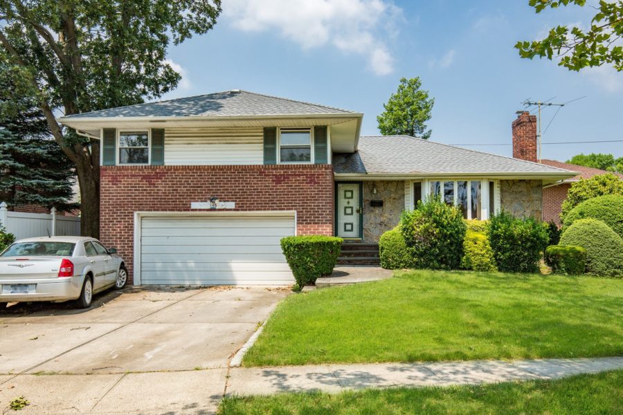 outside of 3 bedroom home for sale at maltz auctions