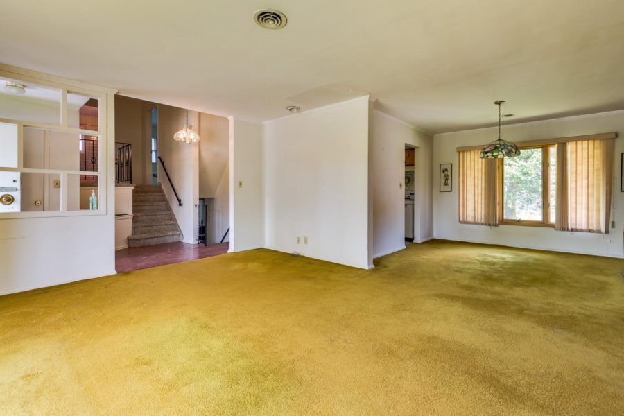 living area in 3 bedroom home for sale at maltz auctions