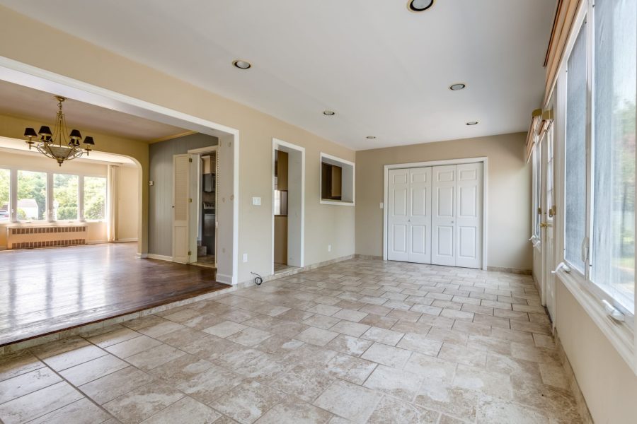 back entry way of 4 bedroom home for sale at maltz auctions