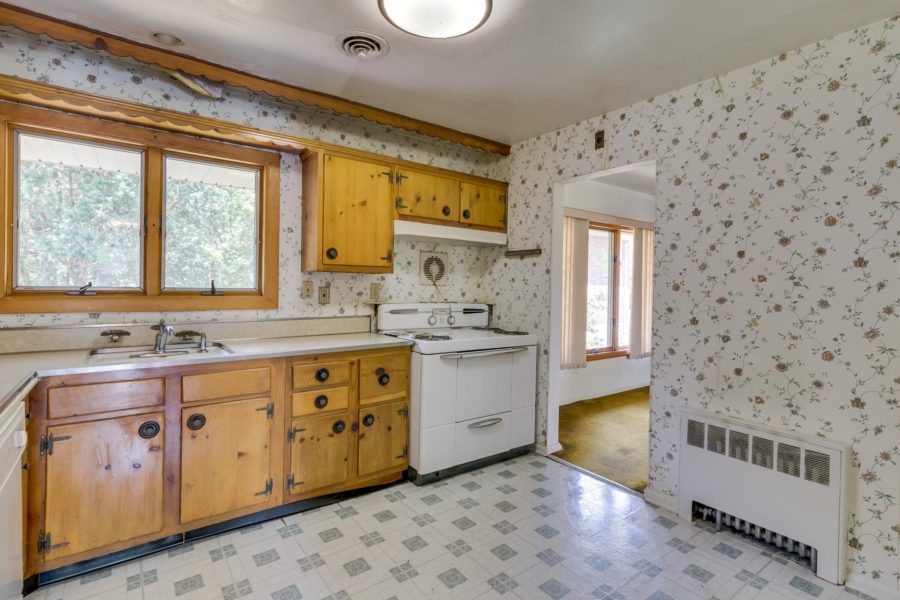 kitchen in 3 bedroom home for sale at maltz auctions