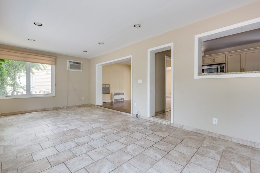 living area of 4 bedroom home for sale at maltz auctions