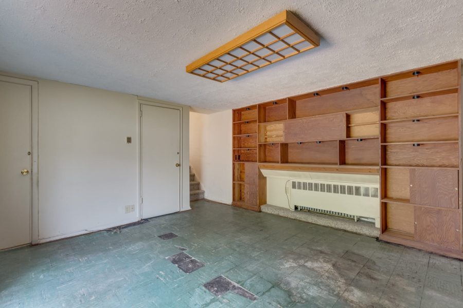 living area in 3 bedroom home for sale at maltz auctions