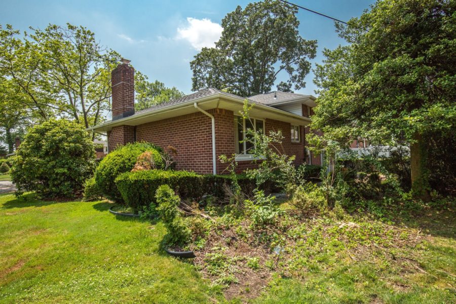 side of 3 bedroom home for sale at maltz auctions in new york