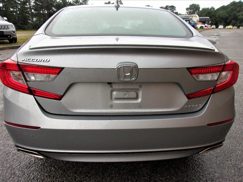 silver accord vehicle for sale at Maltz Auctions