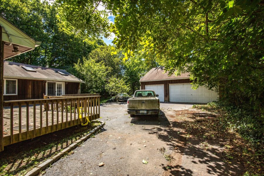 front of property up for sale at Maltz Auctions