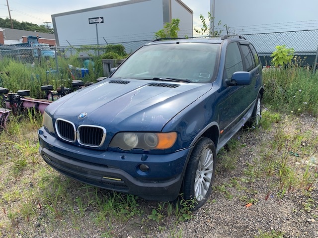 Blue BMW up for car auction at Maltz Auctions