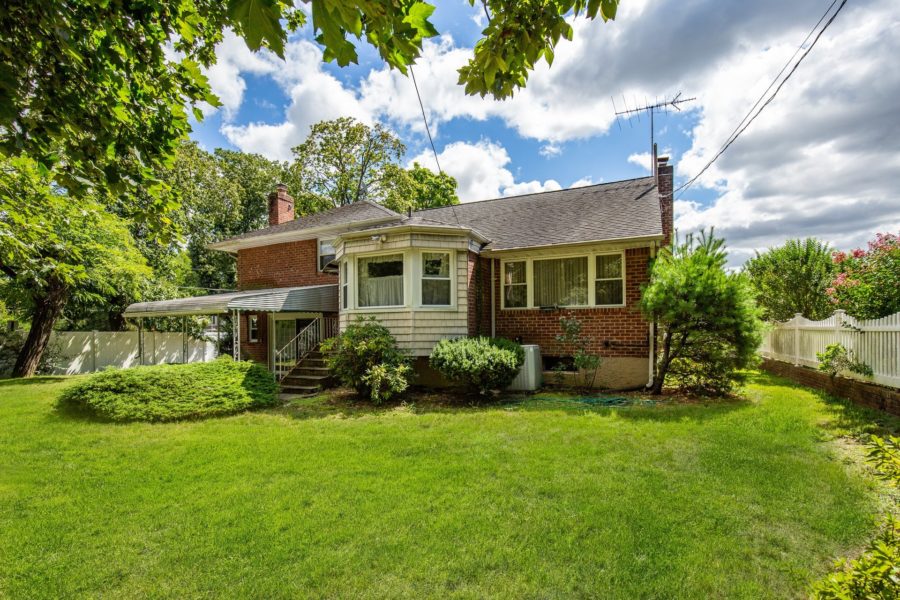 front of house for sale at Maltz Auctions