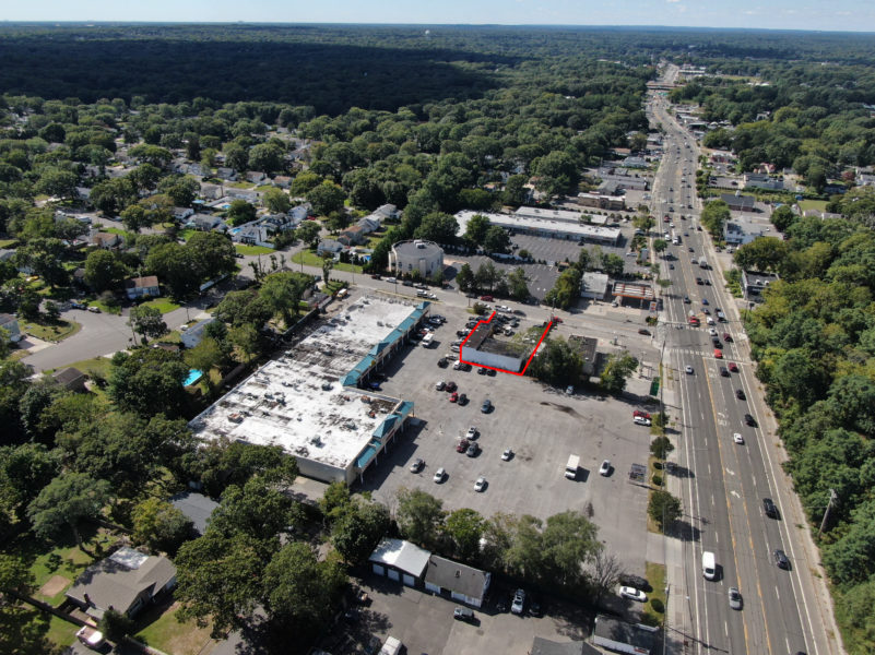birds-eye view of 2,600 square foot commercial building for sale at maltz auctions